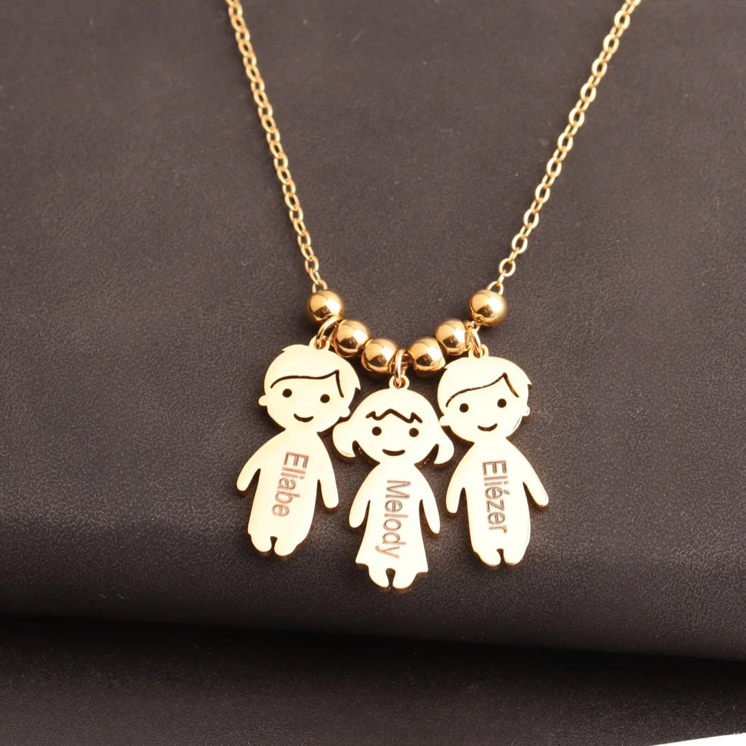 Colar da mãe com os filhos