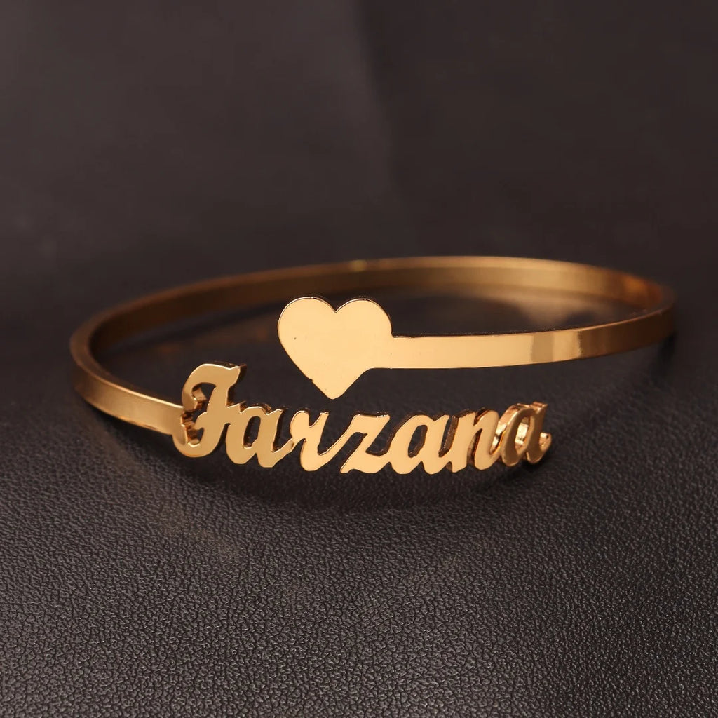 Pulseira rígida com nome