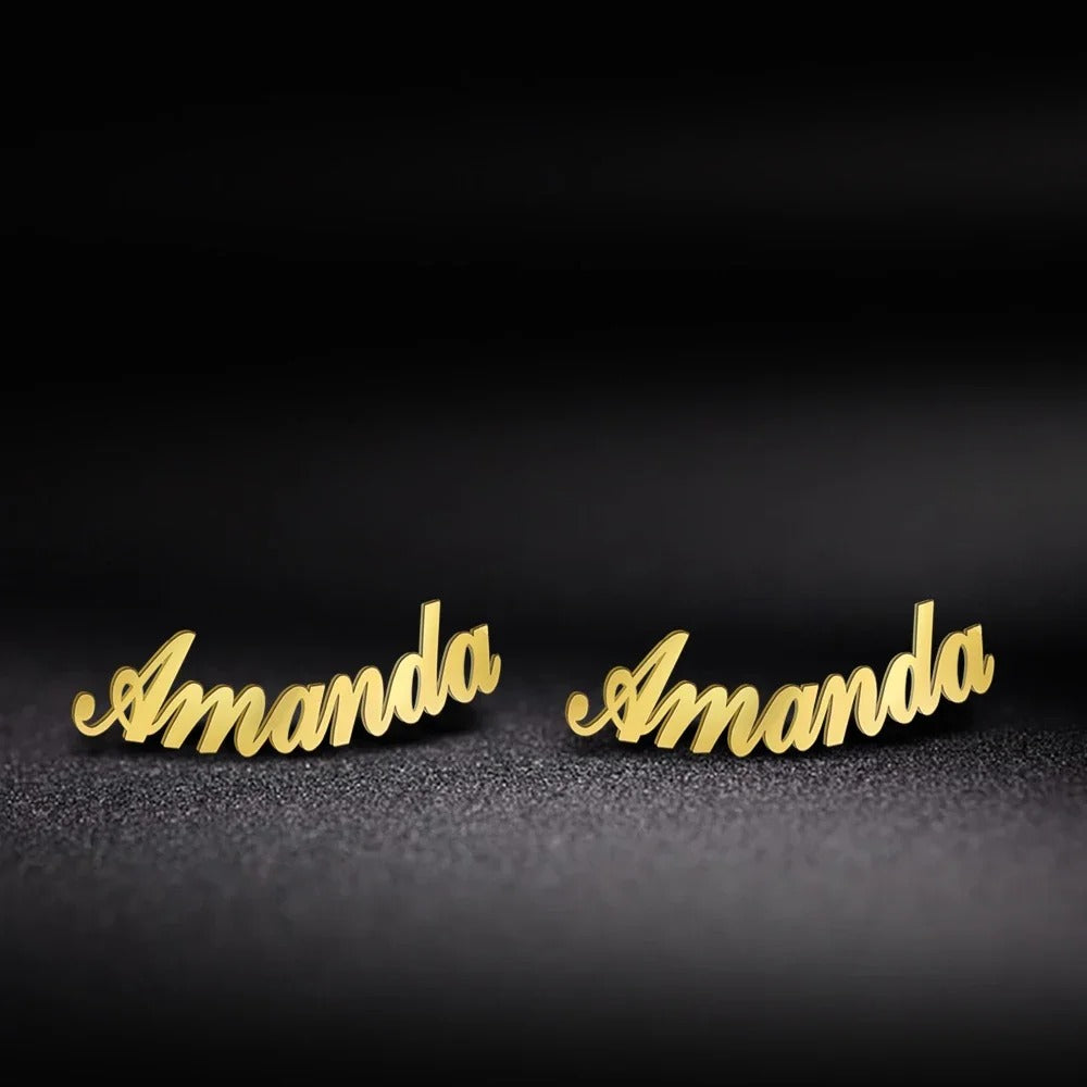Pendientes con el nombre Amanda en dorado